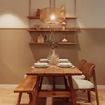Casa Carlit - 1 Bedroom Apartment Near Plaza Tetuan