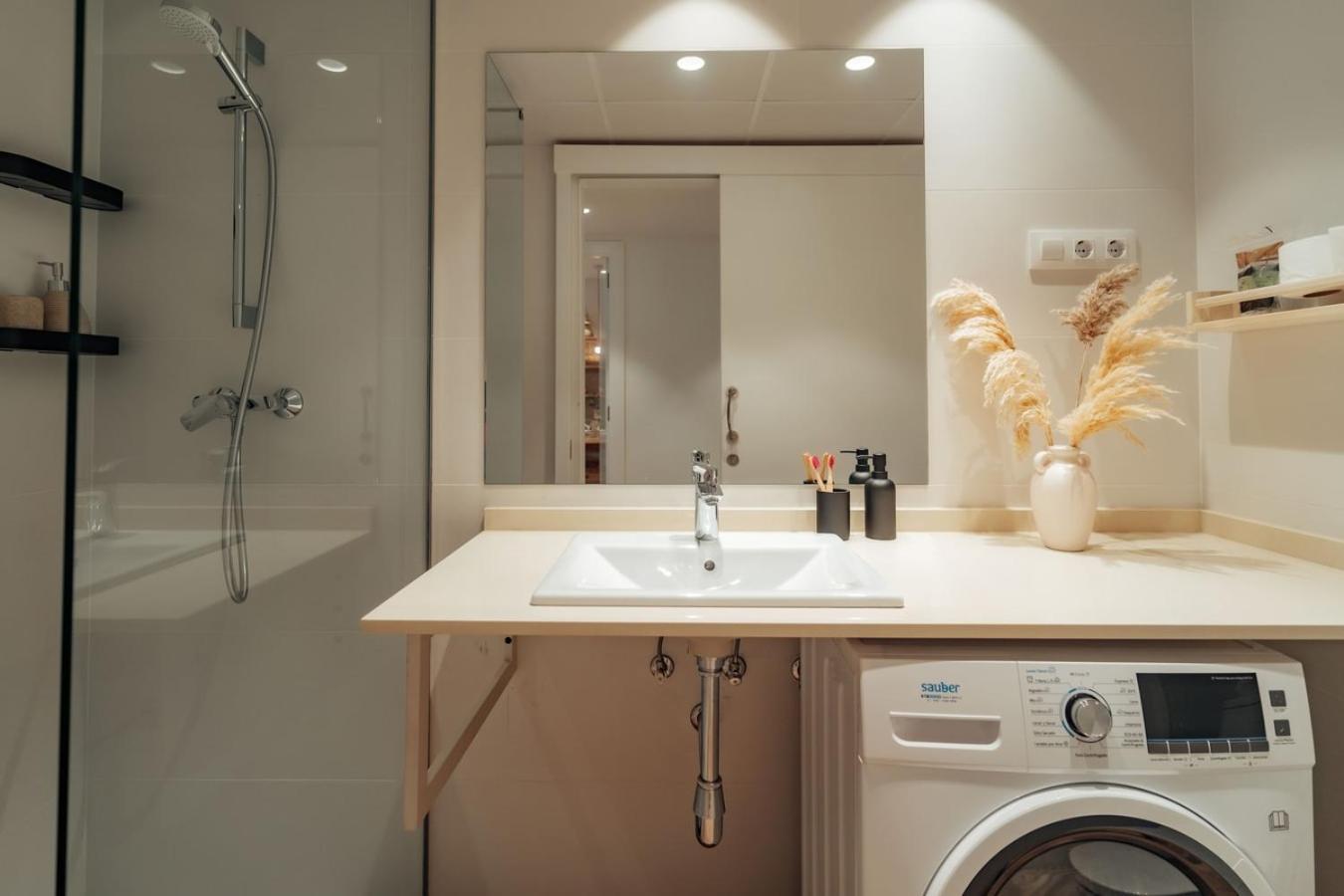 Casa Carlit - 1 Bedroom Near Plaza Tetuan Barcelona