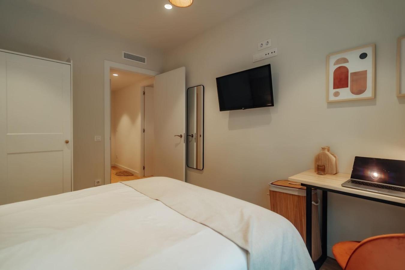Apartment Casa Carlit - 1 Bedroom Near Plaza Tetuan Barcelona