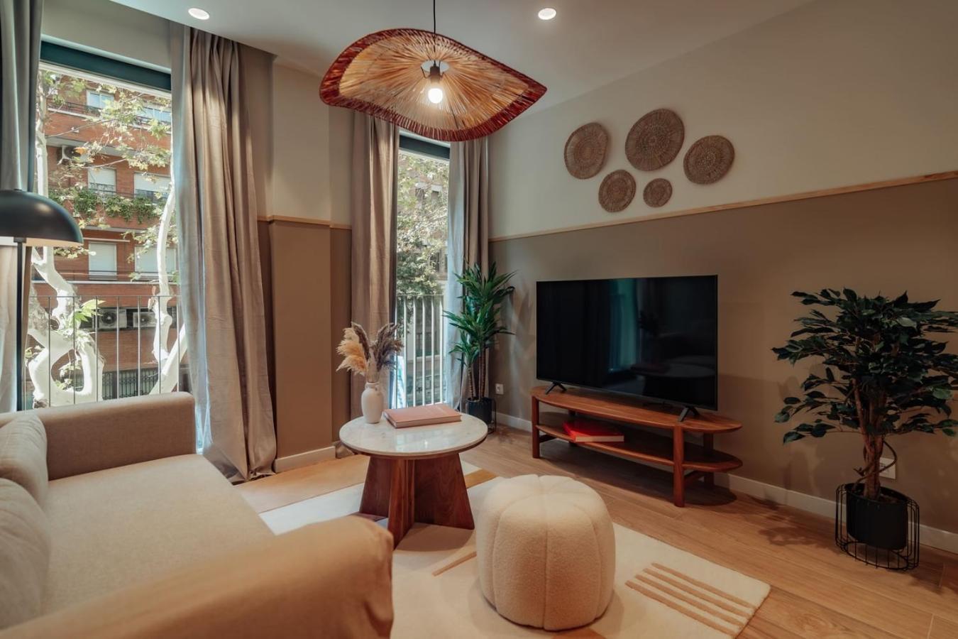 Casa Carlit - 1 Bedroom Near Plaza Tetuan Barcelona