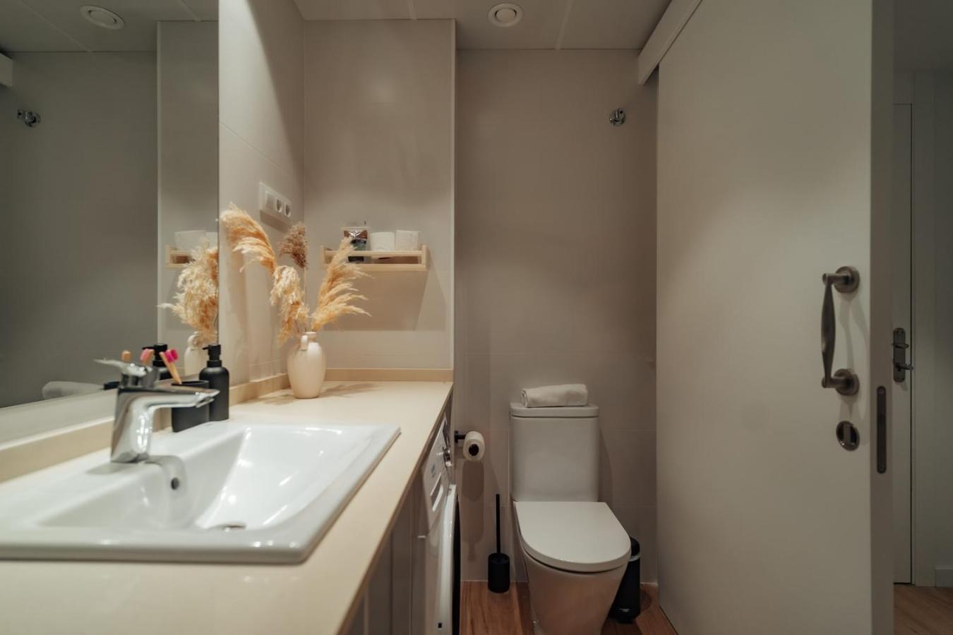Casa Carlit - 1 Bedroom Near Plaza Tetuan * Barcelona