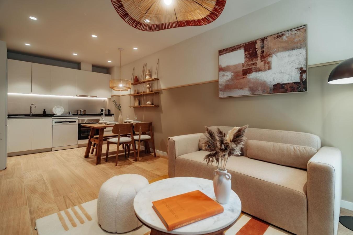 Casa Carlit - 1 Bedroom Near Plaza Tetuan Apartment